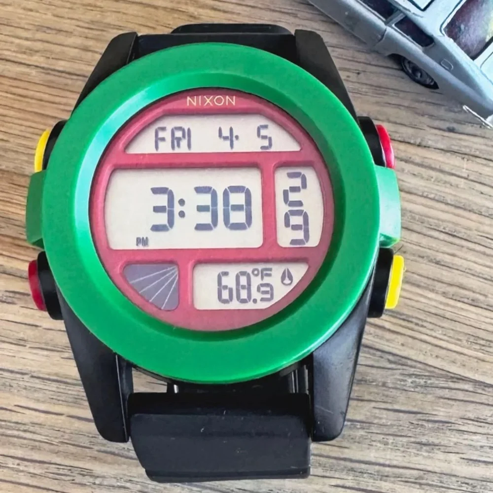 NIXON The Unit A197-1114 Digital LCD Rare 